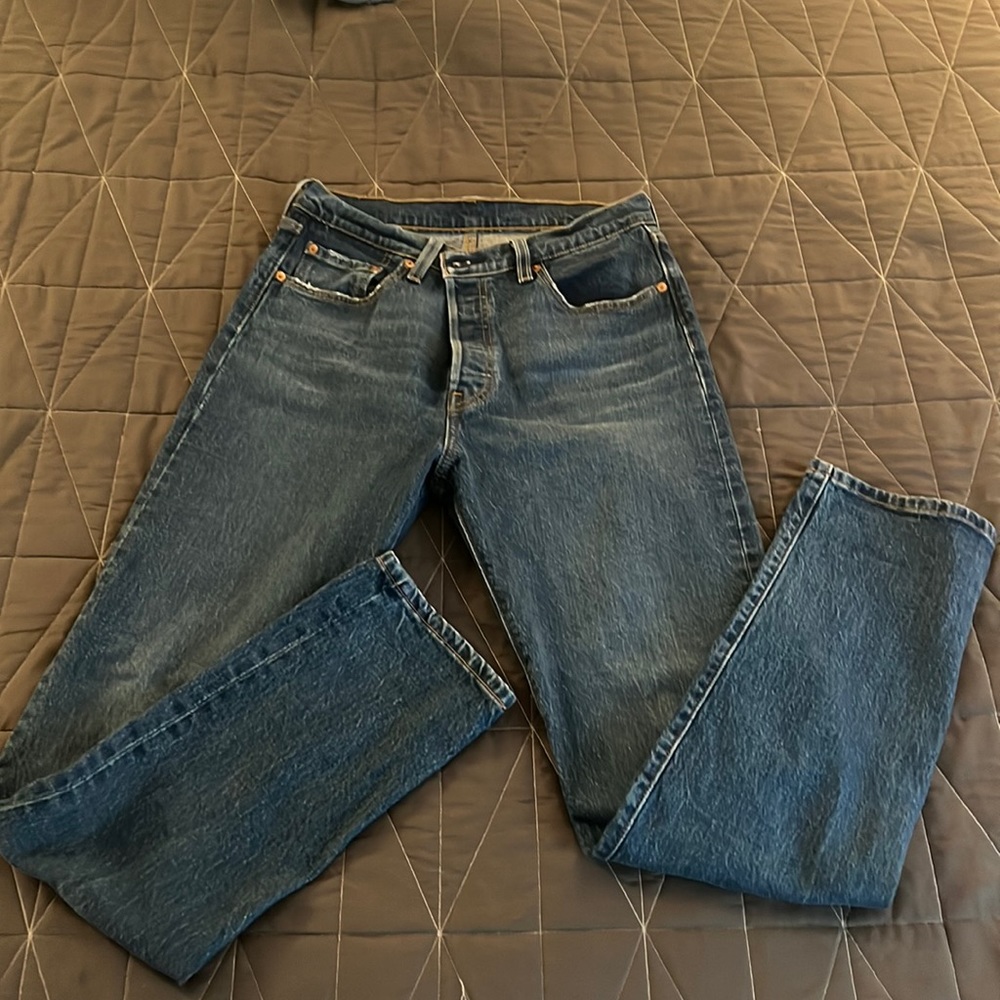 WORN ONCE Levi’s 501 W29/L32 button fly 🩵